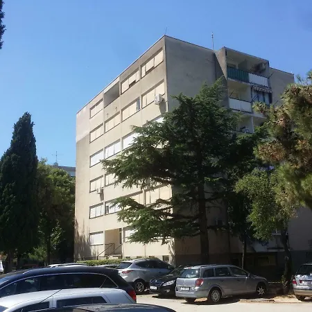 Park Apartment